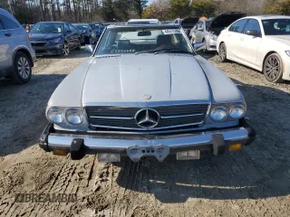 1983 Mercedes-Benz 380 SL with VIN WDBBA45AXDB027231, listed as a Copart auction lot 44577535 with 117,712 mi miles and Clean Title. Bid and sale history available at carsss.com. Image 5.