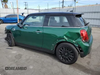 2021 MINI Hardtop Cooper с VIN WMWXR3C0XM2P13271, выставлен на аукционе Copart как лот 42052835 с пробегом 22 624 миль миль и Списание • Salvage title. История ставок и продаж доступна на DreamBid. Изображение 2.