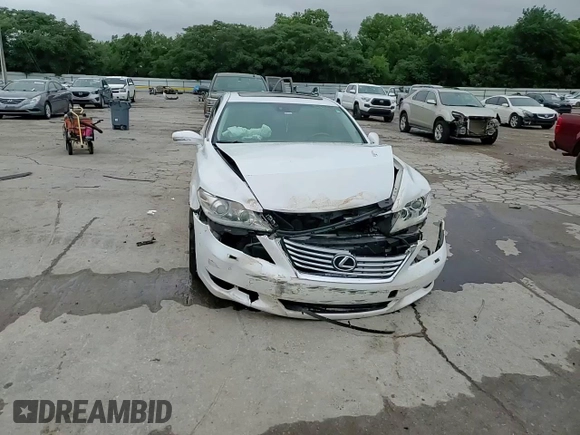2012 Lexus LS 460 with VIN JTHCL5EFXC5013357, listed as a Copart auction lot 58386915 with 212,034 mi miles and Salvage title. Bid and sale history available at DreamBid. Image 13.