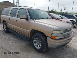 2001 Chevrolet Suburban LS z VIN 3GNFK16T61G155507, wystawiony jako IAAI lot #42495557 z przebiegiem 229 978 mil mil oraz . Historia ofert i sprzedaży dostępna na DreamBid. Obrazek 1.