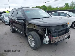 2013 Ford Explorer XLT z VIN 1FM5K8D86DGC67117, wystawiony jako IAAI lot #42292370 z przebiegiem 152 549 mil mil oraz . Historia ofert i sprzedaży dostępna na DreamBid. Obrazek 1.