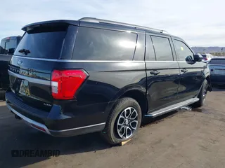 2022 Ford Expedition Max XLT z VIN 1FMJK1HT6NEA09150, wystawiony jako IAAI lot #41423268 z przebiegiem 17 336 mil mil oraz . Historia ofert i sprzedaży dostępna na DreamBid. Obrazek 4.