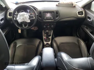 2018 Jeep Compass Latitude z VIN 3C4NJDBB3JT360814, wystawiony jako Copart lot #55018455 z przebiegiem 69 582 mil mil oraz Szkoda całkowita • Salvage title. Historia ofert i sprzedaży dostępna na DreamBid. Obrazek 8.