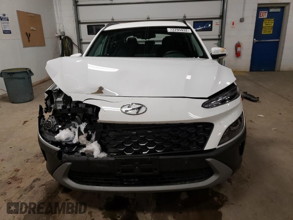 2022 Hyundai Kona SEL with VIN KM8K62AB4NU921748, listed as a Copart auction lot 72295932 with 3,046 mi miles. Bid and sale history available at carsss.com. Image 5.