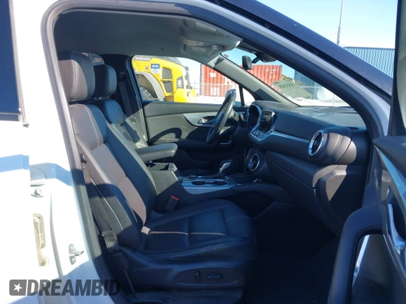 2020 Chevrolet Blazer LT with VIN 3GNKBJRS3LS705330, listed as a IAAI auction lot 41552838 with 57,598 mi miles and . Bid and sale history available at DreamBid. Image 5.