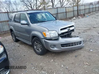 2005 Toyota Sequoia SR5 with VIN 5TDBT44A85S251105, listed as a IAAI auction lot 41728425 with 305,872 mi miles and . Bid and sale history available at DreamBid. Image 1.