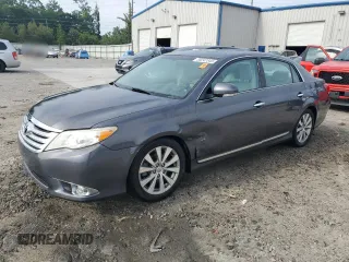 2012 Toyota Avalon z VIN 4T1BK3DB2CU465002, wystawiony jako Copart lot #55247345 z przebiegiem 131 583 mil mil oraz Szkoda całkowita • Salvage title. Historia ofert i sprzedaży dostępna na DreamBid. Obrazek 1.