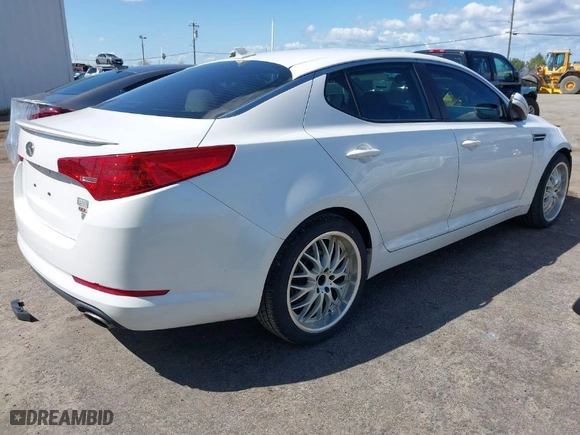 2011 Kia Optima LX with VIN KNAGM4A71B5072995, listed as a IAAI auction lot 41946138 with 196,551 mi miles. Bid and sale history available at carsss.com. Image 4.