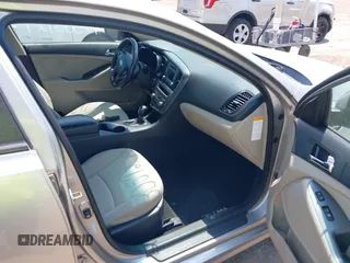 2013 Kia Optima EX z VIN KNAGM4AD4D5043273, wystawiony jako IAAI lot #42305727 z przebiegiem 153 358 mil mil oraz . Historia ofert i sprzedaży dostępna na DreamBid. Obrazek 5.