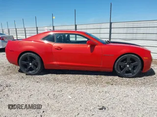2011 Chevrolet Camaro 2LT z VIN 2G1FC1ED3B9194950, wystawiony jako IAAI lot #41816699 z przebiegiem 139 106 mil mil oraz . Historia ofert i sprzedaży dostępna na DreamBid. Obrazek 13.