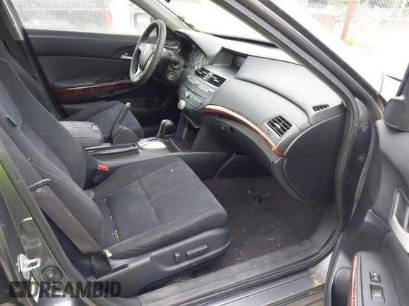 2010 Honda Crosstour EX z VIN 5J6TF1H36AL000580, wystawiony jako IAAI lot #42437917 z przebiegiem 202 259 mil mil oraz . Historia ofert i sprzedaży dostępna na DreamBid. Obrazek 5.