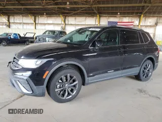 2022 Volkswagen Tiguan SE z VIN 3VV3B7AX6NM025132, wystawiony jako Copart lot #56738015 z przebiegiem 69 200 mil mil oraz Szkoda całkowita • Salvage title. Historia ofert i sprzedaży dostępna na DreamBid. Obrazek 1.