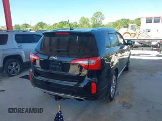 2015 Kia Sorento SX Limited with VIN 5XYKW4A74FG638961, listed as a IAAI auction lot 41763253 with 111,826 mi miles. Bid and sale history available at carsss.com. Image 4.