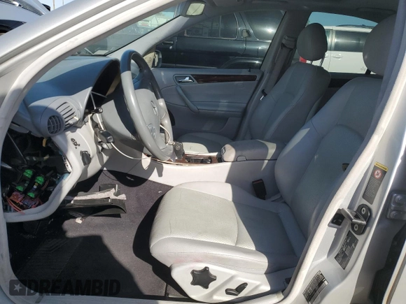 2004 Mercedes-Benz C 240 с VIN WDBRF61J54A616985, выставлен на аукционе Copart как лот 51959845 с пробегом 128 364 миль миль и Списание • Salvage title. История ставок и продаж доступна на DreamBid. Изображение 7.