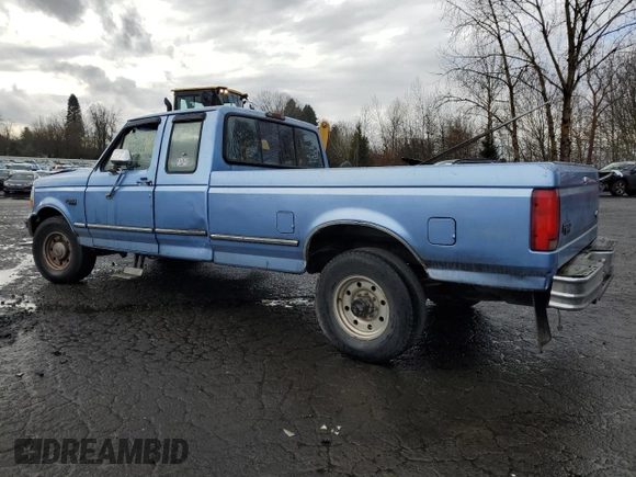 1997 Ford F-250 with VIN 1FTHX25G4VEB43348, listed as a Copart auction lot 45430655 with 180,279 mi miles and Salvage title. Bid and sale history available at DreamBid. Image 2.