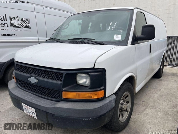 2014 Chevrolet Express Cargo z VIN 1GCSGAFX2E1160851, wystawiony jako IAAI lot #42649641 z przebiegiem 218 374 mil mil oraz . Historia ofert i sprzedaży dostępna na DreamBid. Obrazek 5.