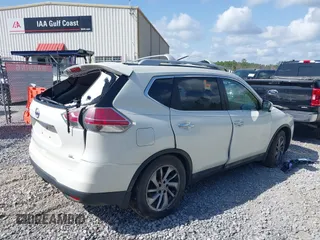 2015 Nissan Rogue SL with VIN 5N1AT2MT1FC755320, listed as a IAAI auction lot 41796523 with 1 mi miles. Bid and sale history available at carsss.com. Image 4.
