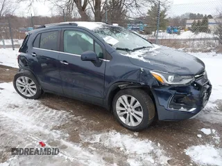 2018 Chevrolet Trax Premier with VIN 3GNCJRSB2JL267942, listed as a IAAI auction lot 41190953 with 39,918 mi miles. Bid and sale history available at carsss.com. Image 1.