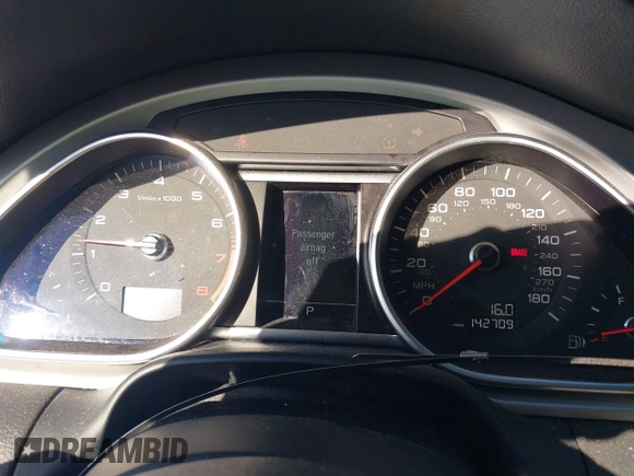 2015 Audi Q7 3.0T S line Prestige with VIN WA1DGAFEXFD016210, listed as a IAAI auction lot 41497668 with 142,709 mi miles. Bid and sale history available at carsss.com. Image 7.