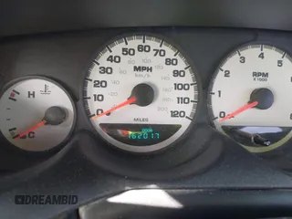 2004 Dodge Neon SXT z VIN 1B3ES56C44D527117, wystawiony jako IAAI lot #42077644 z przebiegiem 162 017 mil mil oraz . Historia ofert i sprzedaży dostępna na DreamBid. Obrazek 7.