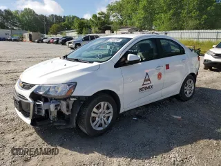 2018 Chevrolet Sonic LS z VIN 1G1JB5SH5J4104243, wystawiony jako Copart lot #51406164 z przebiegiem 52 152 mil mil oraz Czysty tytuł • Clean title. Historia ofert i sprzedaży dostępna na DreamBid. Obrazek 1.