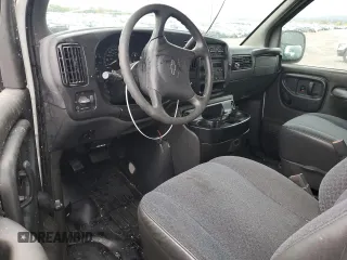 2002 Chevrolet Express Commercial E23 with VIN 1GBHG31R021196049, listed as a Copart auction lot 71881934 with Not Provided miles and Salvage Title. Bid and sale history available at carsss.com. Image 8.