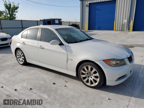 2006 BMW 3 Series 330i with VIN WBAVB33596PS16810, listed as a Copart auction lot 61655555 with 114,060 mi miles and Salvage title. Bid and sale history available at DreamBid. Image 4.