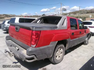 2006 Chevrolet Avalanche LT with VIN 3GNEC12Z36G170377, listed as a IAAI auction lot 39354647 with 172,775 mi miles. Bid and sale history available at carsss.com. Image 4.