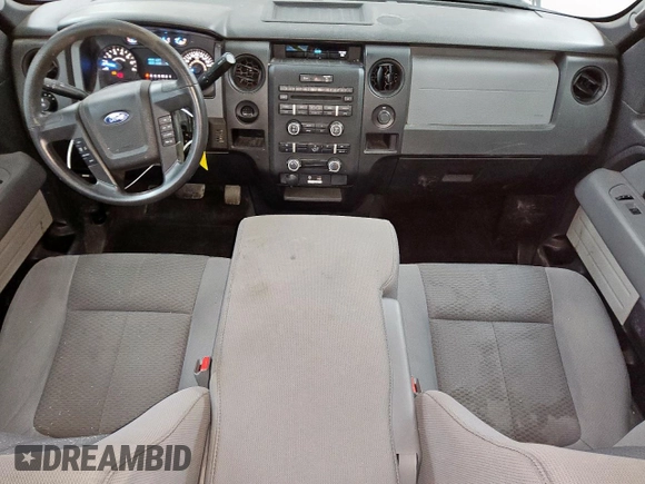 2013 Ford F-150 XL z VIN 1FTFX1CF3DFD68025, wystawiony jako Copart lot #64067645 z przebiegiem 113 382 mil mil oraz Czysty tytuł • Clean title. Historia ofert i sprzedaży dostępna na DreamBid. Obrazek 8.