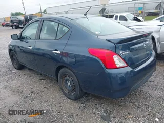 2016 Nissan Versa SV z VIN 3N1CN7AP3GL802075, wystawiony jako IAAI lot #42272359 z przebiegiem 163 144 mil mil oraz . Historia ofert i sprzedaży dostępna na DreamBid. Obrazek 3.