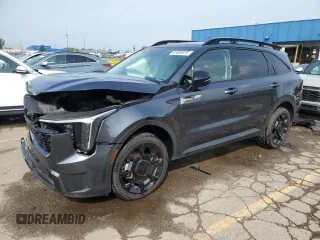 2025 Kia Sorento X-Line SX Prestige z VIN 5XYRKDJF8SG310583, wystawiony jako Copart lot #61469615 z przebiegiem 10 656 mil mil oraz Czysty tytuł • Clean title. Historia ofert i sprzedaży dostępna na DreamBid. Obrazek 1.