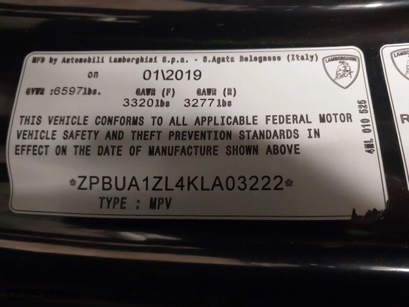 2019 Lamborghini Urus with VIN ZPBUA1ZL4KLA03222, listed as a IAAI auction lot 41920029 with 57,055 mi miles. Bid and sale history available at carsss.com. Image 9.
