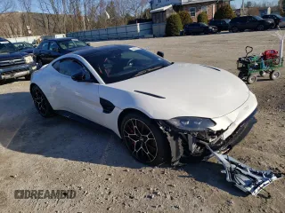 2021 Aston Martin Vantage z VIN SCFSMGAW6MGN05743, wystawiony jako Copart lot #46655524 z przebiegiem 4759 mil mil oraz Szkody całkowita. Historia ofert i sprzedaży dostępna na DreamBid. Obrazek 4.