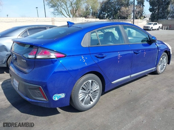 2020 Hyundai Ioniq Plug-In Hybrid SE with VIN KMHC65LD1LU201180, listed as a IAAI auction lot 41614687 with 60,627 mi miles. Bid and sale history available at carsss.com. Image 4.