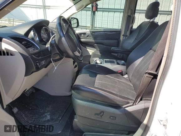 2015 Chrysler Town & Country Touring with VIN 2C4RC1BG4FR601313, listed as a Copart auction lot 48514685 with 186,328 mi miles and Salvage Title. Bid and sale history available at carsss.com. Image 7.