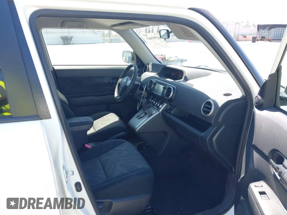 2014 Scion xB with VIN JTLZE4FE5EJ053964, listed as a IAAI auction lot 41993463 with 44,302 mi miles. Bid and sale history available at carsss.com. Image 5.