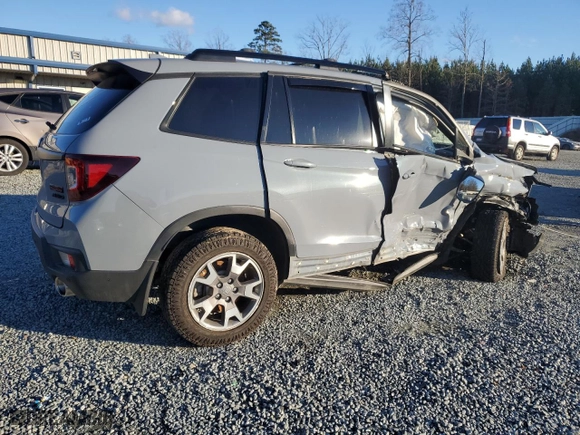2023 Honda Passport TrailSport with VIN 5FNYF8H65PB003562, listed as a Copart auction lot 84551534 with 0 mi miles and Salvage Title. Bid and sale history available at carsss.com. Image 3.
