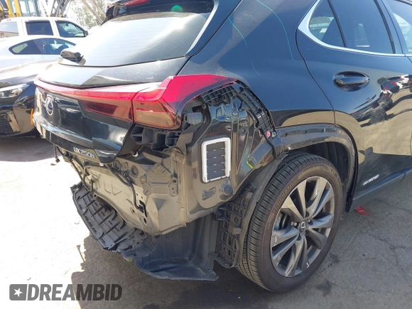 2020 Lexus UX 250h F Sport с VIN JTHE9JBH3L2031805, выставлен на аукционе IAAI как лот 42282075 с пробегом 49 071 миль миль и . История ставок и продаж доступна на DreamBid. Изображение 18.