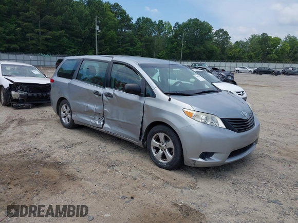 2014 Toyota Sienna L z VIN 5TDZK3DC5ES524062, wystawiony jako IAAI lot #42601245 z przebiegiem 130 892 mil mil oraz . Historia ofert i sprzedaży dostępna na DreamBid. Obrazek 1.