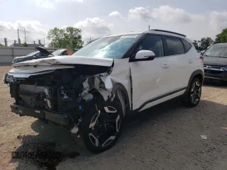 2024 Kia Seltos SX with VIN KNDETCA76R7622276, listed as a Copart auction lot 61152835 with 3,020 mi miles and Clean title. Bid and sale history available at DreamBid. Image 1.