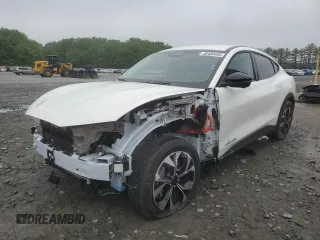 2024 Ford Mustang Mach-E Select с VIN 3FMTK1SU1RMA45449, выставлен на аукционе Copart как лот 56460455 с пробегом 683 миль миль и Списание • Salvage title. История ставок и продаж доступна на DreamBid. Изображение 1.