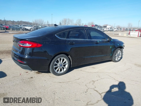 2020 Ford Fusion SE with VIN 3FA6P0LU1LR134904, listed as a IAAI auction lot 41448356 with 84,459 mi miles and . Bid and sale history available at DreamBid. Image 4.