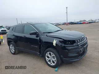 2024 Jeep Compass Sport с VIN 3C4NJDAN9RT105303, выставлен на аукционе IAAI как лот 41554518 с пробегом 10 798 миль миль и . История ставок и продаж доступна на DreamBid. Изображение 13.