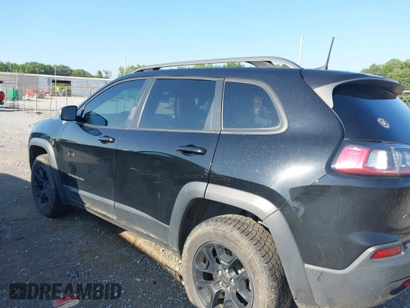 2019 Jeep Cherokee Trailhawk with VIN 1C4PJMBX3KD483895, listed as a IAAI auction lot 42696774 with 122,932 mi miles and . Bid and sale history available at DreamBid. Image 3.