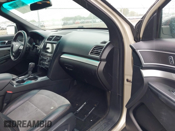 2017 Ford Explorer XLT с VIN 1FM5K8D82HGB13073, выставлен на аукционе IAAI как лот 42315648 с пробегом 86 845 миль миль и . История ставок и продаж доступна на DreamBid. Изображение 5.
