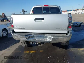 2008 Toyota Tacoma z VIN 5TELU42N88Z560362, wystawiony jako IAAI lot #41410260 z przebiegiem 164 329 mil mil oraz . Historia ofert i sprzedaży dostępna na DreamBid. Obrazek 16.
