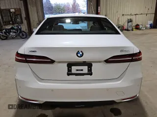 2024 BMW 5 Series 530i xDrive with VIN WBA53FJ04RCS13038, listed as a Copart auction lot 81588844 with 493 mi miles and Clean Title. Bid and sale history available at carsss.com. Image 6.