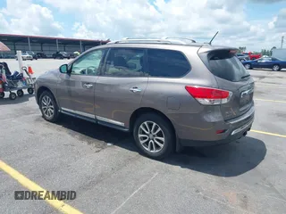 2014 Nissan Pathfinder SV z VIN 5N1AR2MMXEC639636, wystawiony jako IAAI lot #42475668 z przebiegiem 184 578 mil mil oraz . Historia ofert i sprzedaży dostępna na DreamBid. Obrazek 3.