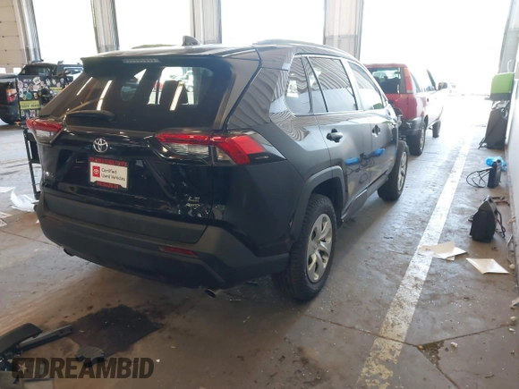 2021 Toyota RAV4 LE z VIN 2T3G1RFV9MC250665, wystawiony jako IAAI lot #42138232 z przebiegiem 40 574 mil mil oraz . Historia ofert i sprzedaży dostępna na DreamBid. Obrazek 4.