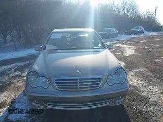 2005 Mercedes-Benz C 240 with VIN WDBRF81J85F673746, listed as a IAAI auction lot 41426506 with 141,346 mi miles and . Bid and sale history available at DreamBid. Image 13.